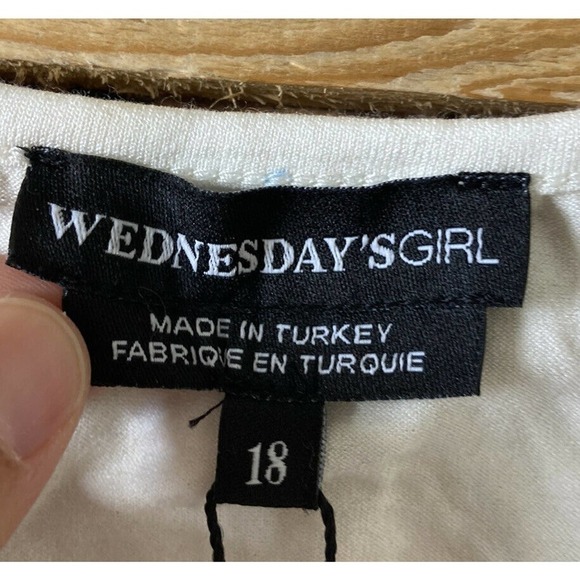 NWT Wednesdays Girl Crop T Shirt Size 18 Women’s Cream Pullover - Picture 3 of 8